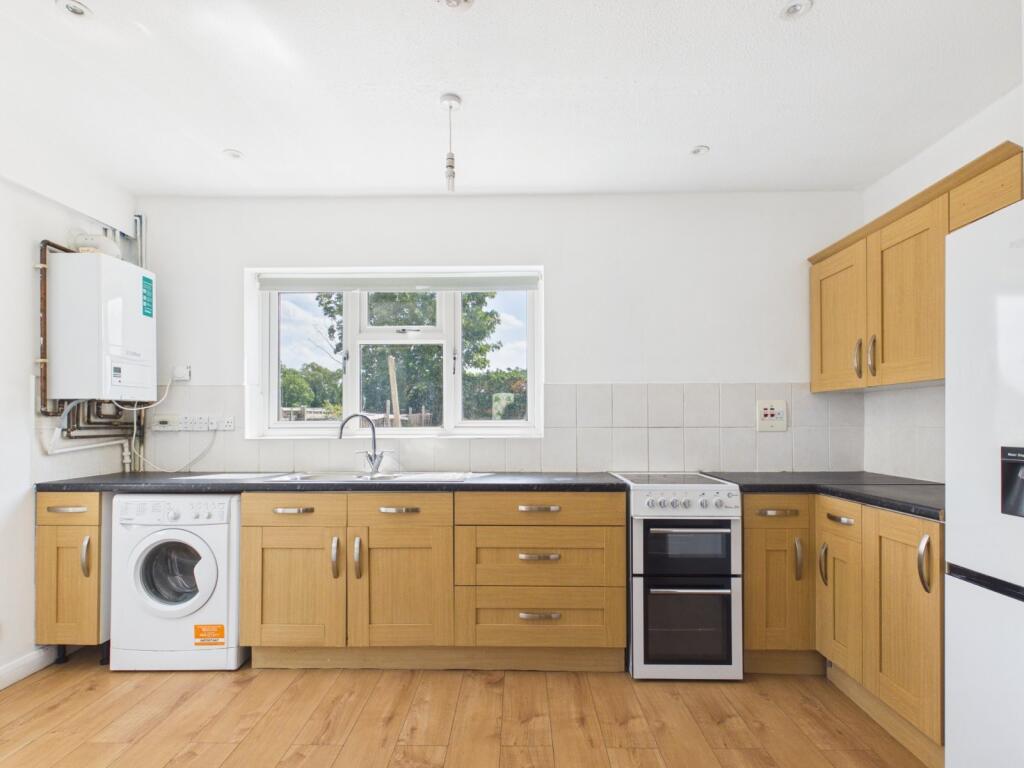 3 bed End of Terrace for rent in Ashford Common. From The Frost Partnership Feltham