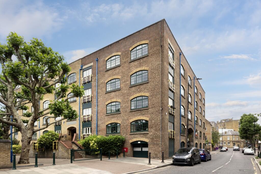 2 bed Apartment for rent in Stepney. From Cluttons - Wapping - Sales