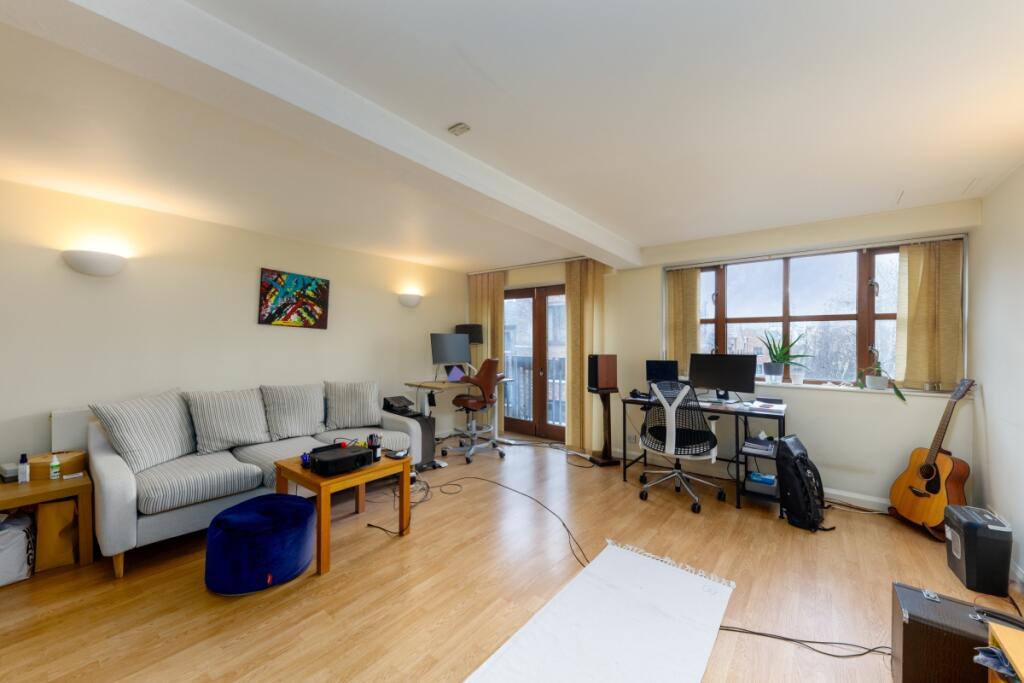 1 bed 1st Floor Flat for rent in Stepney. From Cluttons - Wapping - Sales 1 bed 1st Floor Flat for rent in Stepney. From Cluttons - Wapping - Sales