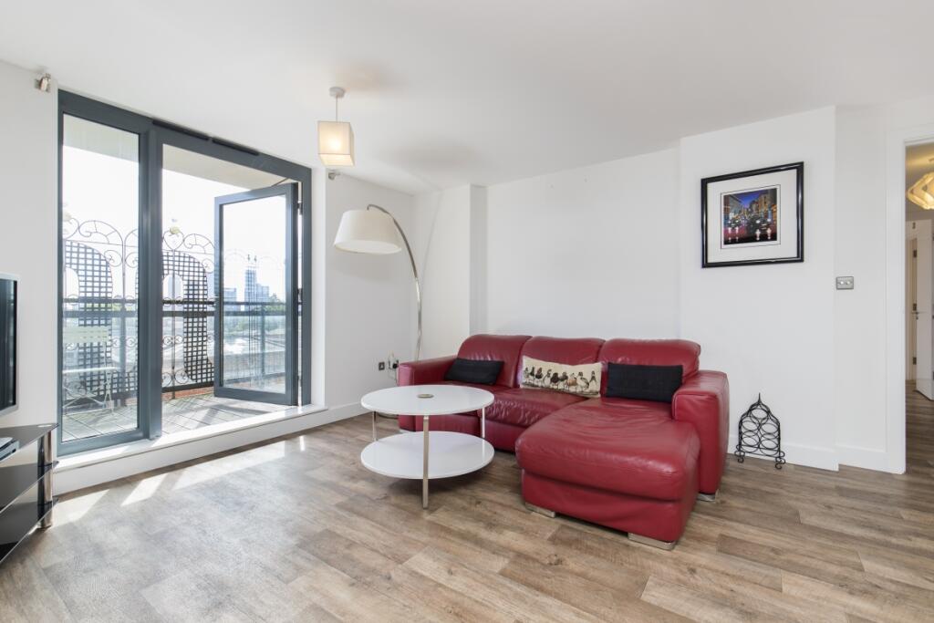 2 bed 1st Floor Flat for rent in Stepney. From Cluttons - Wapping - Sales