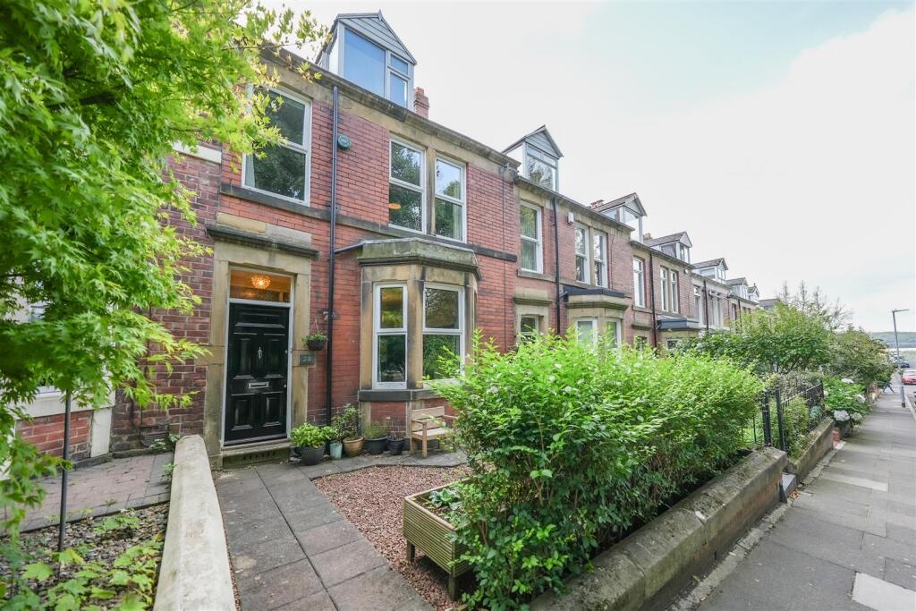 4 bed Mid Terraced House for rent in Gateshead. From Gordon Brown Estate Agents Ltd - Gateshead