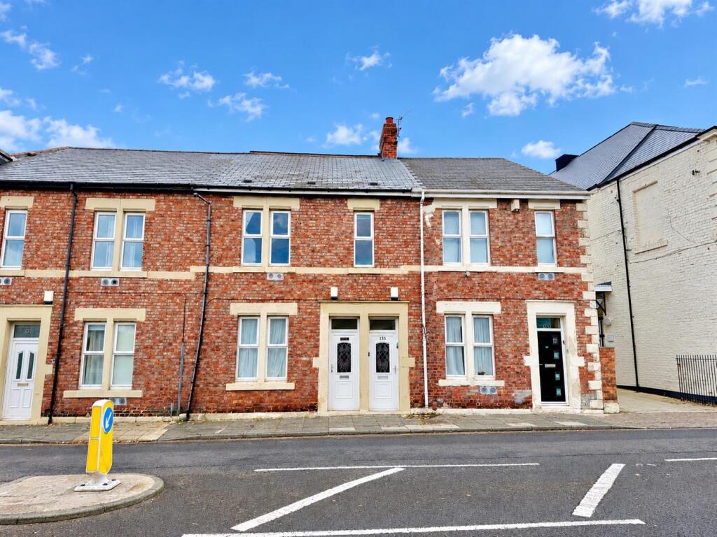 3 bed 1st Floor Flat for rent in Gateshead. From Gordon Brown Estate Agents Ltd - Gateshead 3 bed 1st Floor Flat for rent in Gateshead. From Gordon Brown Estate Agents Ltd - Gateshead