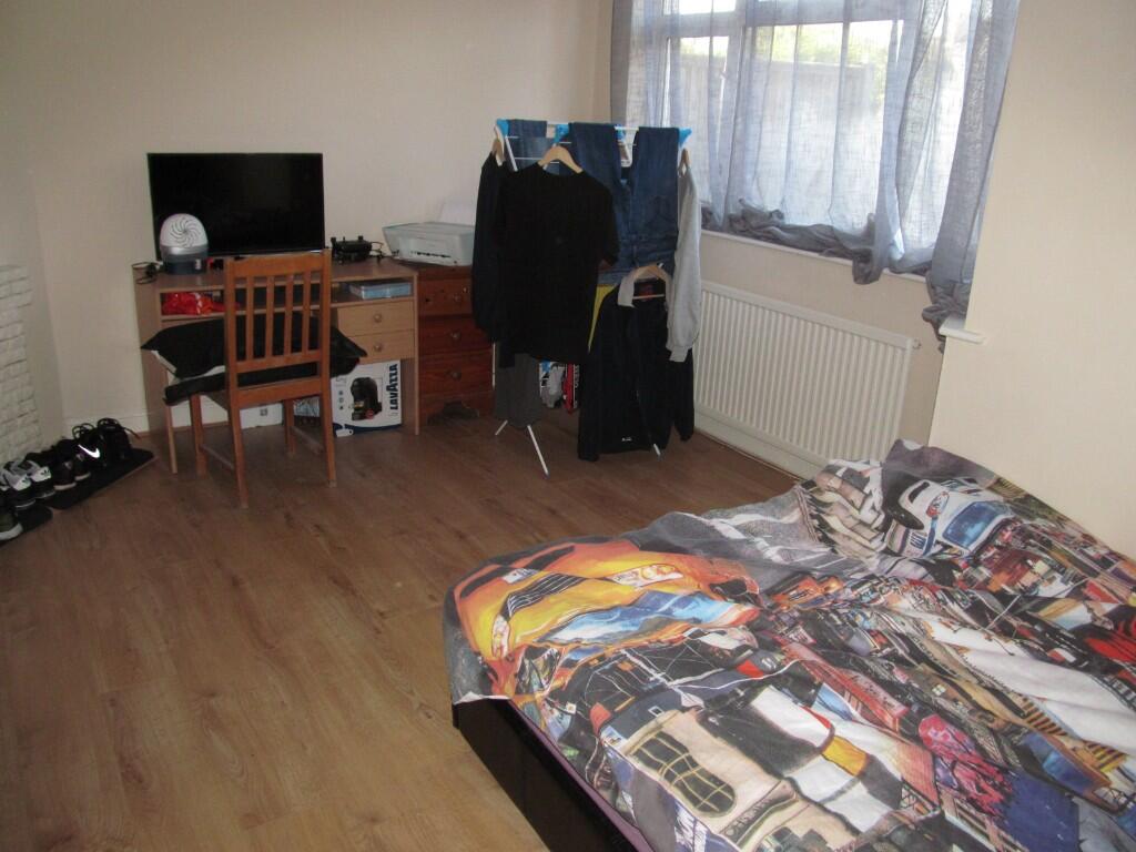 3 bed Semi Detached for rent in Shinfield. From Cintra Estates - Reading 3 bed Semi Detached for rent in Shinfield. From Cintra Estates - Reading