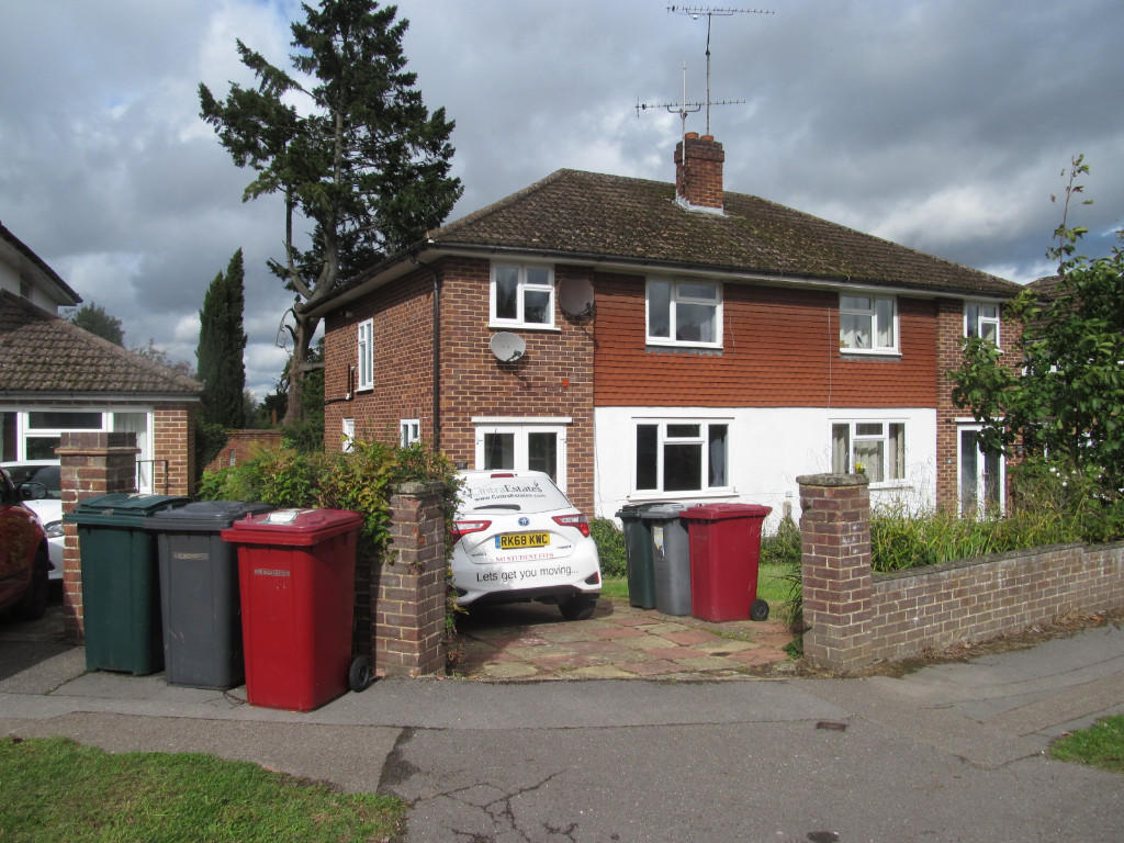 4 bed Semi Detached for rent in Reading. From Cintra Estates - Reading