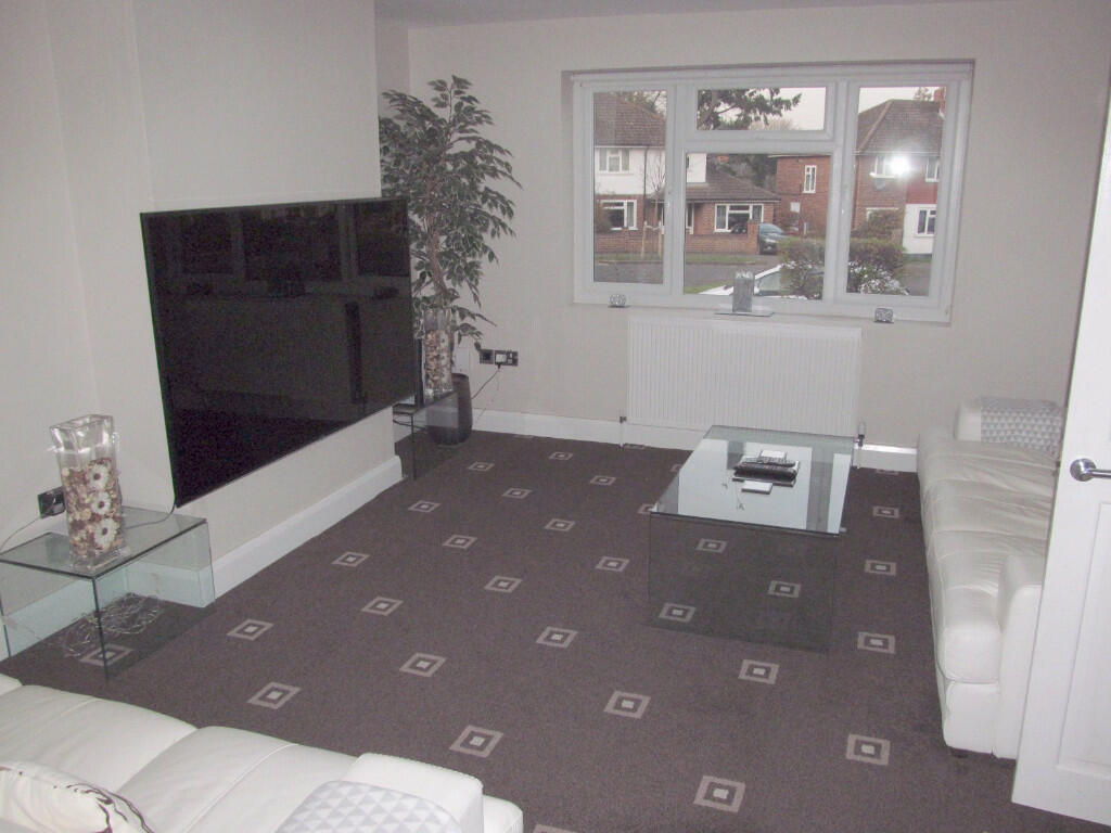 4 bed Semi Detached for rent in Reading. From Cintra Estates - Reading