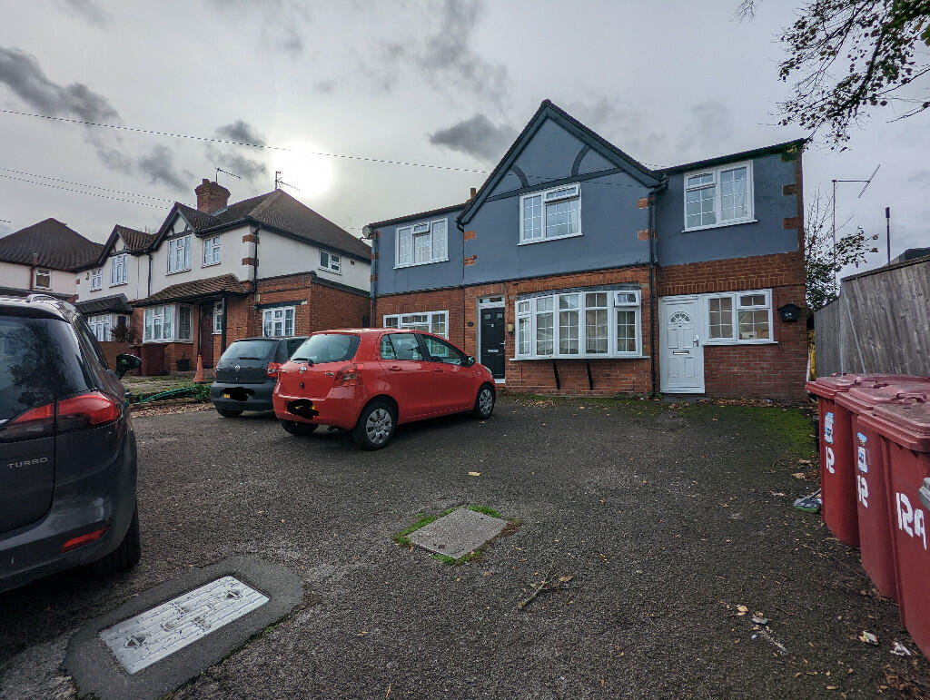 8 bed Detached for rent in Woodley. From Cintra Estates - Reading