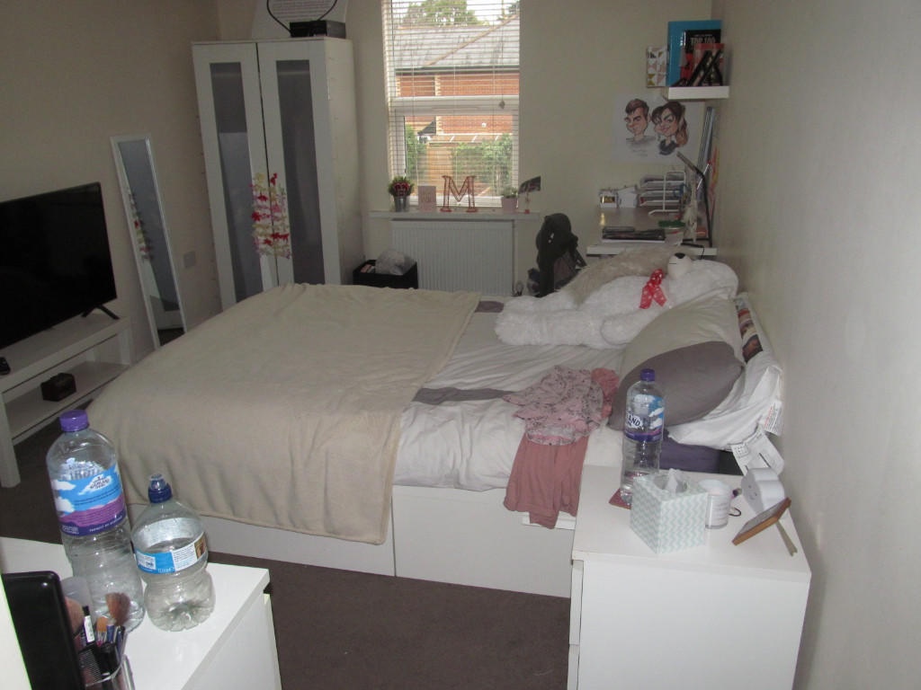 8 bed Mid Terraced House for rent in Reading. From Cintra Estates - Reading