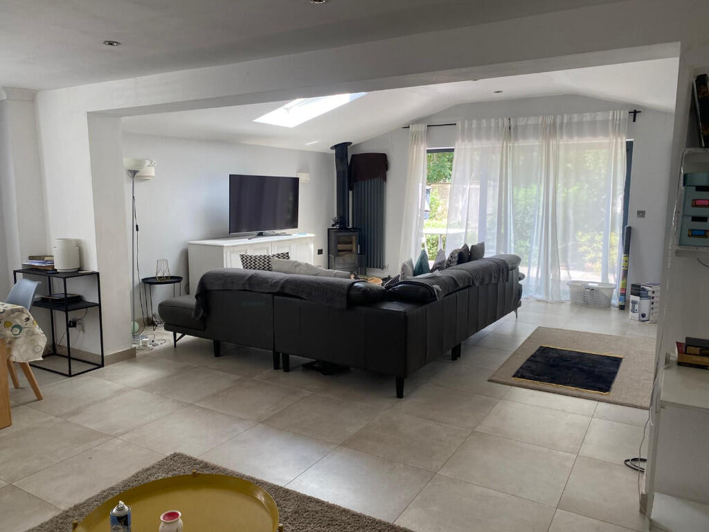 3 bed Detached for rent in Burghfield. From Cintra Estates - Reading 3 bed Detached for rent in Burghfield. From Cintra Estates - Reading