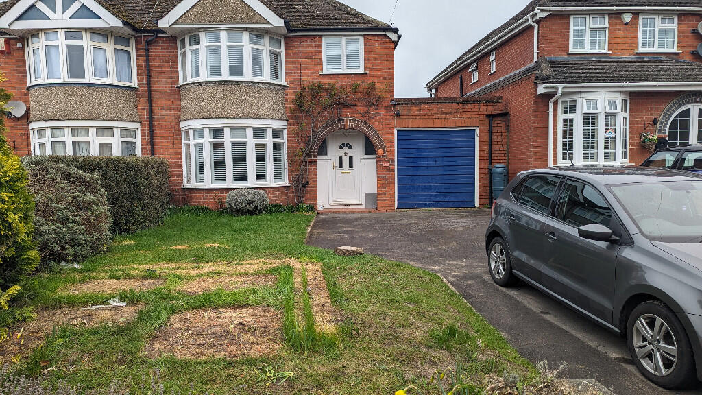 4 bed Semi Detached for rent in Woodley. From Cintra Estates - Reading