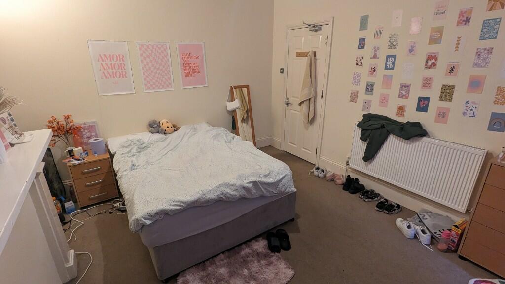 6 bed Mid Terraced House for rent in Reading. From Cintra Estates - Reading