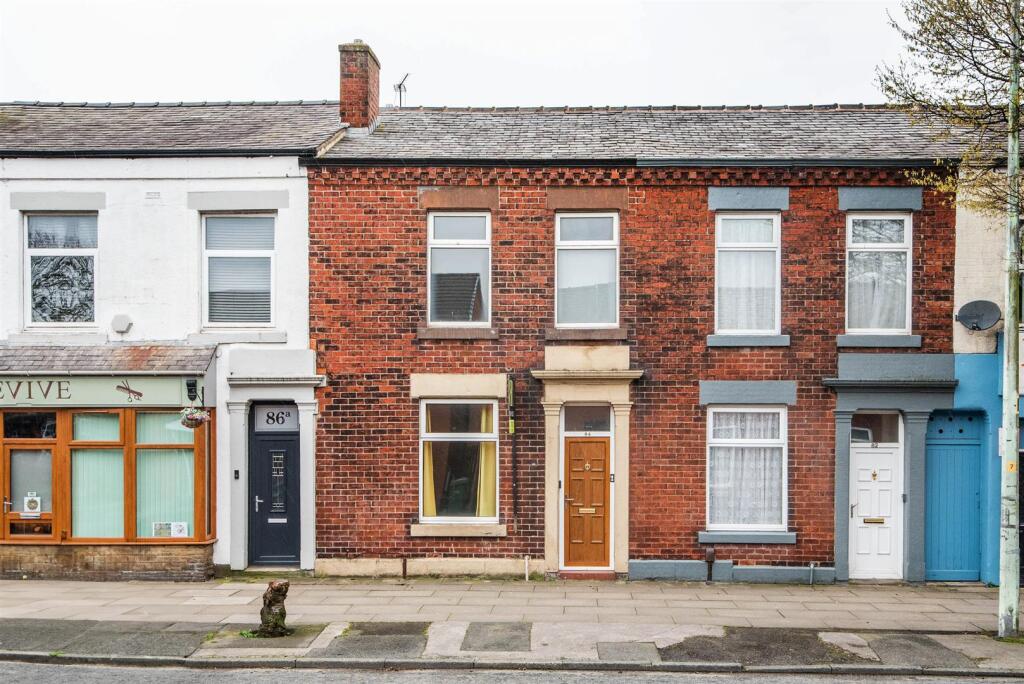 2 bed Mid Terraced House for rent in Chorley. From Ben Rose - Chorley