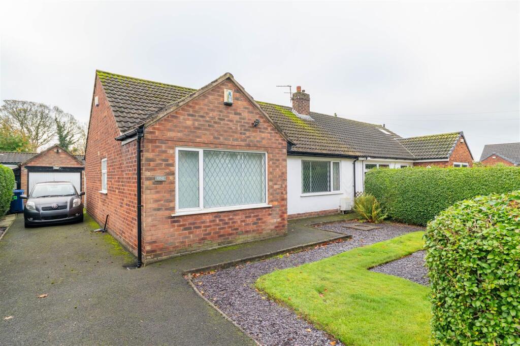 2 bed Semi-detached bungalow for rent in New Longton. From Ben Rose - Chorley