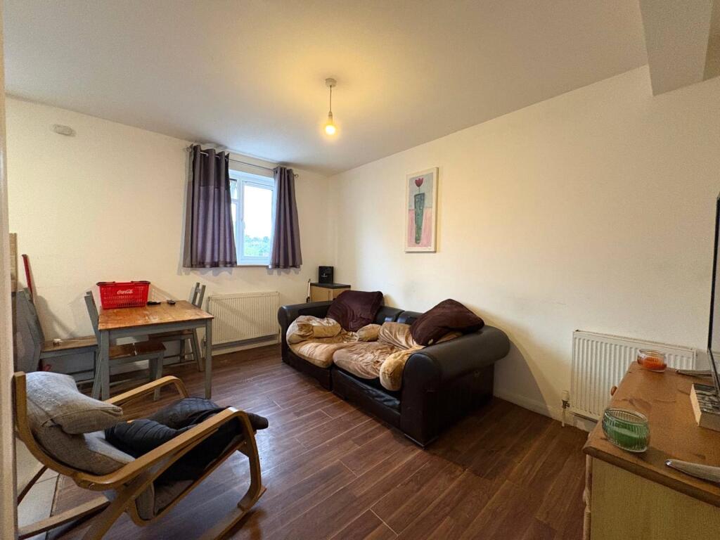 2 bed 1st Floor Flat for rent in Camberley. From Orchard - Camberley