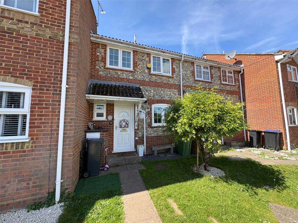 3 bed Mid Terraced House for rent in Bagshot. From Orchard - Camberley