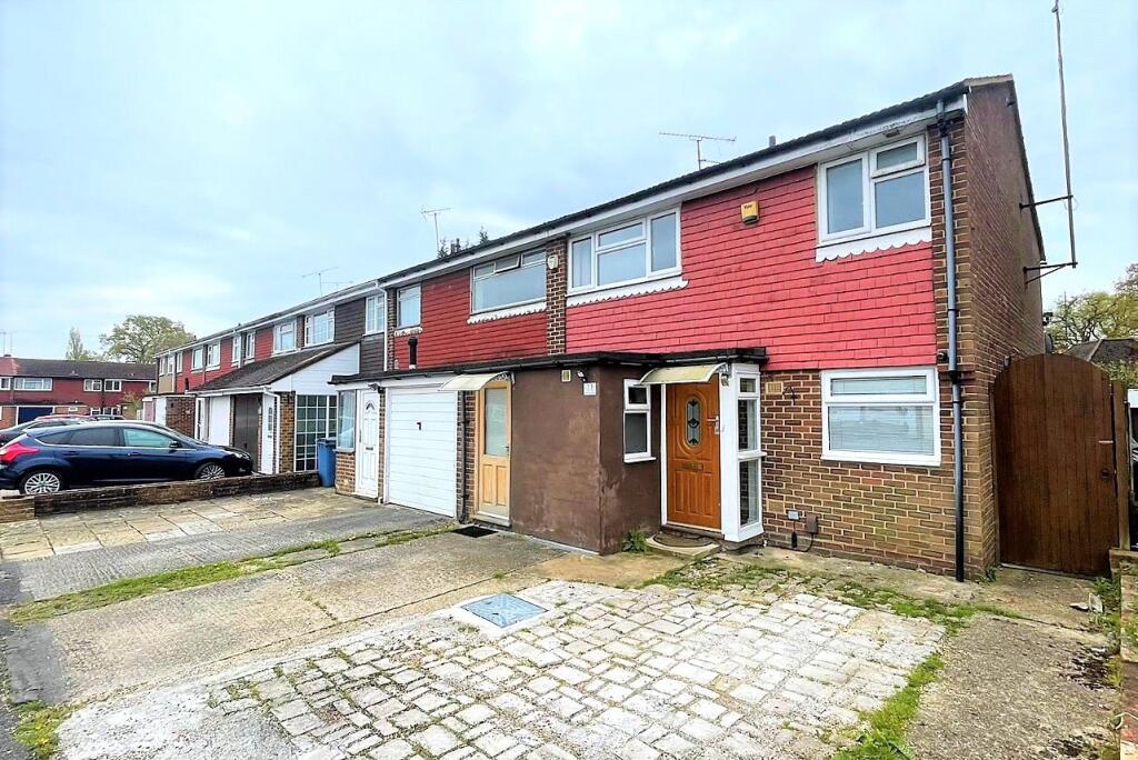 4 bed Semi Detached for rent in Blackwater. From Orchard - Camberley 4 bed Semi Detached for rent in Blackwater. From Orchard - Camberley