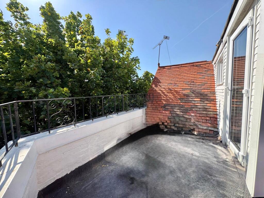 1 bed Detached for rent in Camberley. From Orchard - Camberley