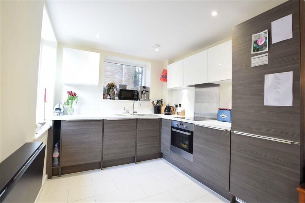 2 bed 1st Floor Flat for rent in Camberley. From Orchard - Camberley