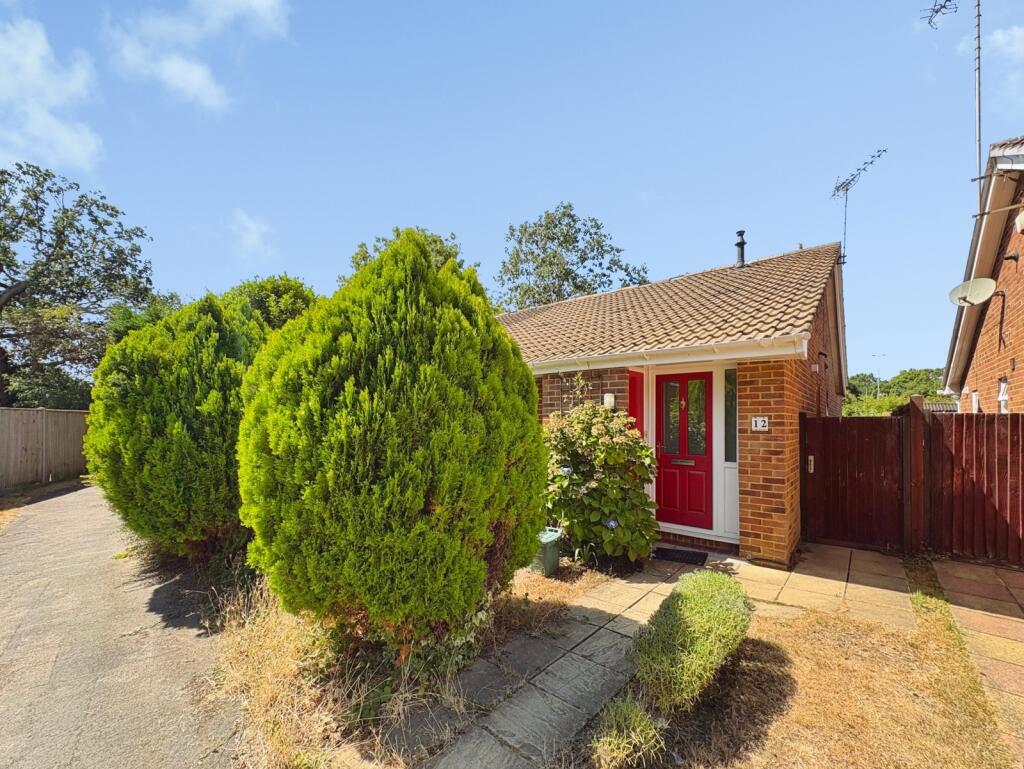 3 bed Bungalow for rent in Woking. From Orchard - Camberley 3 bed Bungalow for rent in Woking. From Orchard - Camberley