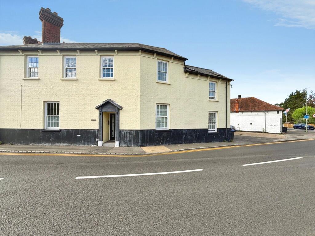 2 bed 1st Floor Flat for rent in Bagshot. From Orchard - Camberley