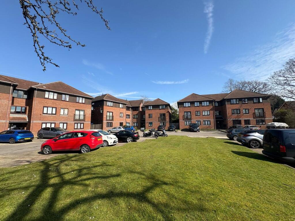 2 bed Semi Detached for rent in Camberley. From Orchard - Camberley 2 bed Semi Detached for rent in Camberley. From Orchard - Camberley