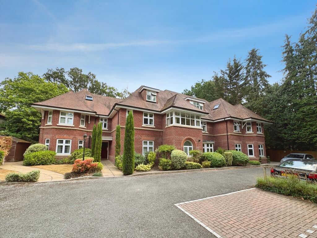 2 bed 1st Floor Flat for rent in Camberley. From Orchard - Camberley