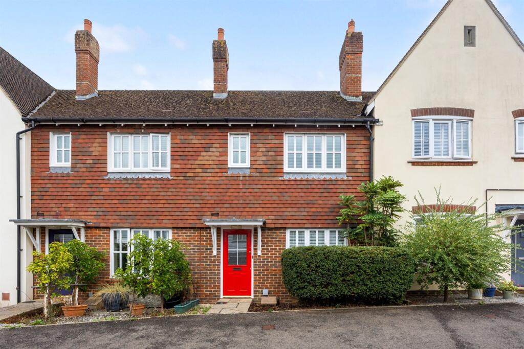 3 bed Mid Terraced House for rent in Haywards Heath. From Henry Adams - Haywards Heath 3 bed Mid Terraced House for rent in Haywards Heath. From Henry Adams - Haywards Heath