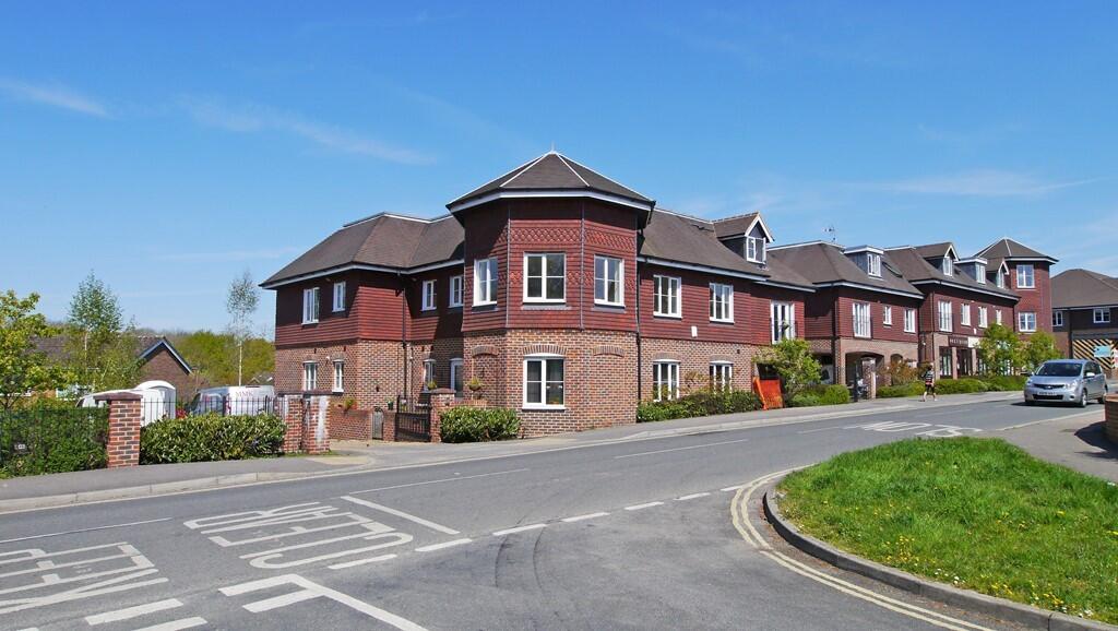 2 bed 1st Floor Flat for rent in Rudgwick. From Henry Adams - Horsham