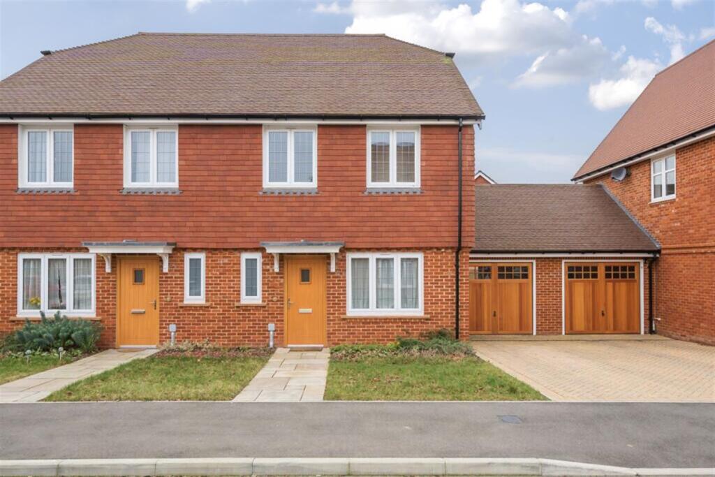 3 bed Semi Detached for rent in Horsham. From Henry Adams - Horsham