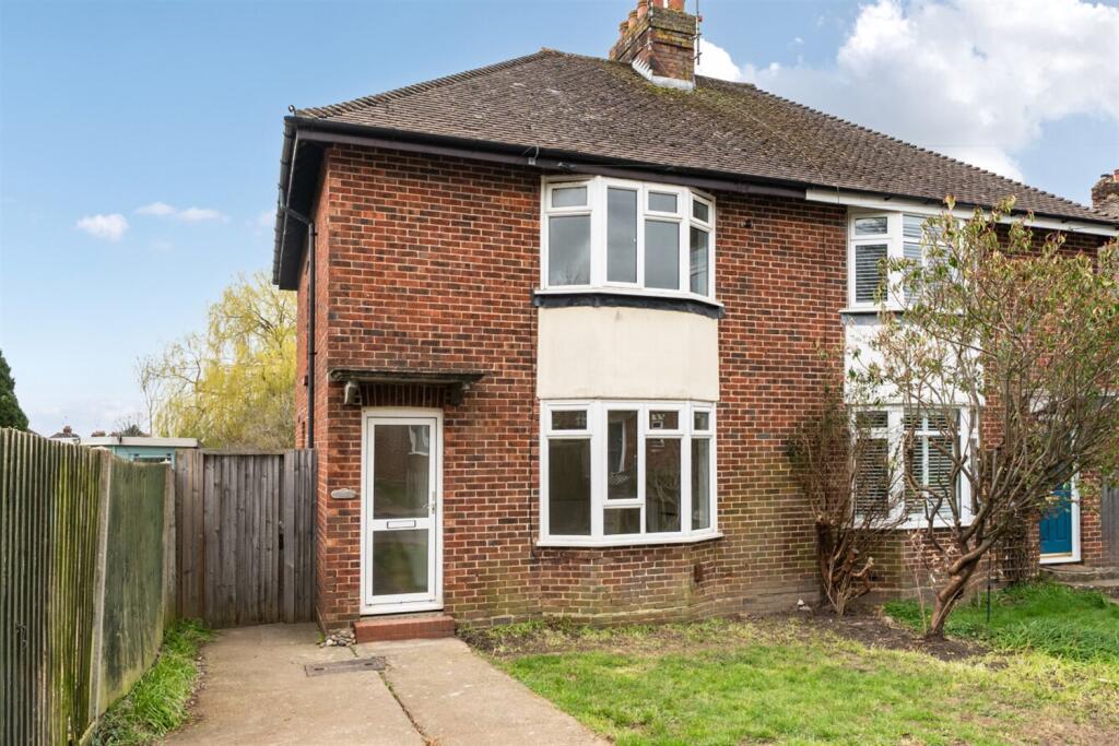 3 bed Semi Detached for rent in Horsham. From Henry Adams - Horsham 3 bed Semi Detached for rent in Horsham. From Henry Adams - Horsham