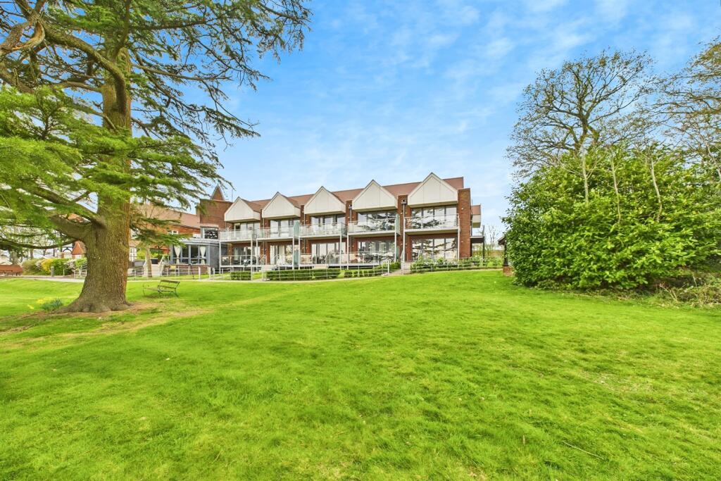 2 bed 1st Floor Flat for rent in Kingsfold. From Henry Adams - Horsham 2 bed 1st Floor Flat for rent in Kingsfold. From Henry Adams - Horsham