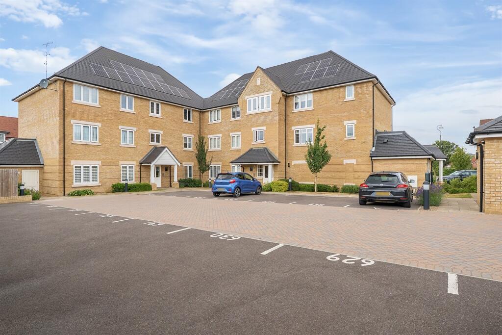 2 bed 1st Floor Flat for rent in Broadbridge Heath. From Henry Adams - Horsham