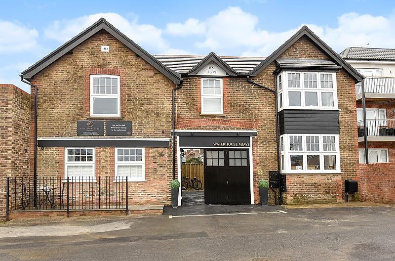 1 bed Detached for rent in Horsham. From Henry Adams - Horsham