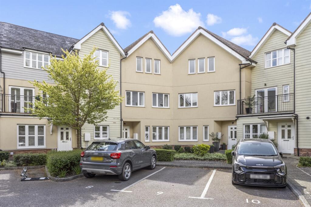 4 bed Mid Terraced House for rent in Horsham. From Henry Adams - Horsham 4 bed Mid Terraced House for rent in Horsham. From Henry Adams - Horsham