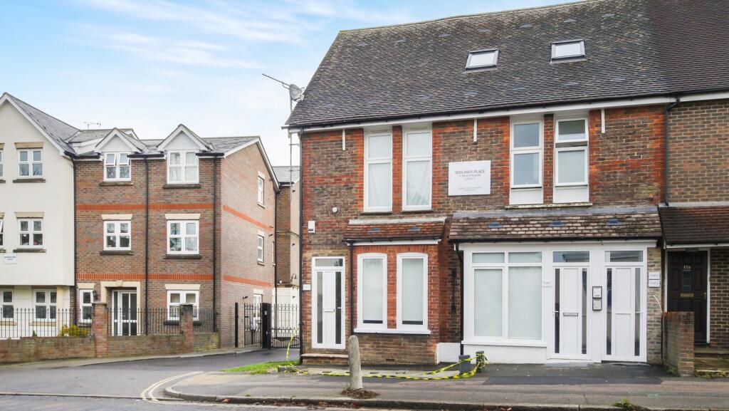 2 bed 1st Floor Flat for rent in Tower Hill. From Henry Adams - Horsham 2 bed 1st Floor Flat for rent in Tower Hill. From Henry Adams - Horsham