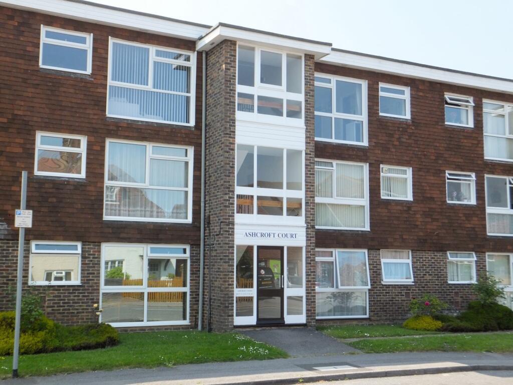 2 bed 1st Floor Flat for rent in Petersfield. From Henry Adams - Petersfield