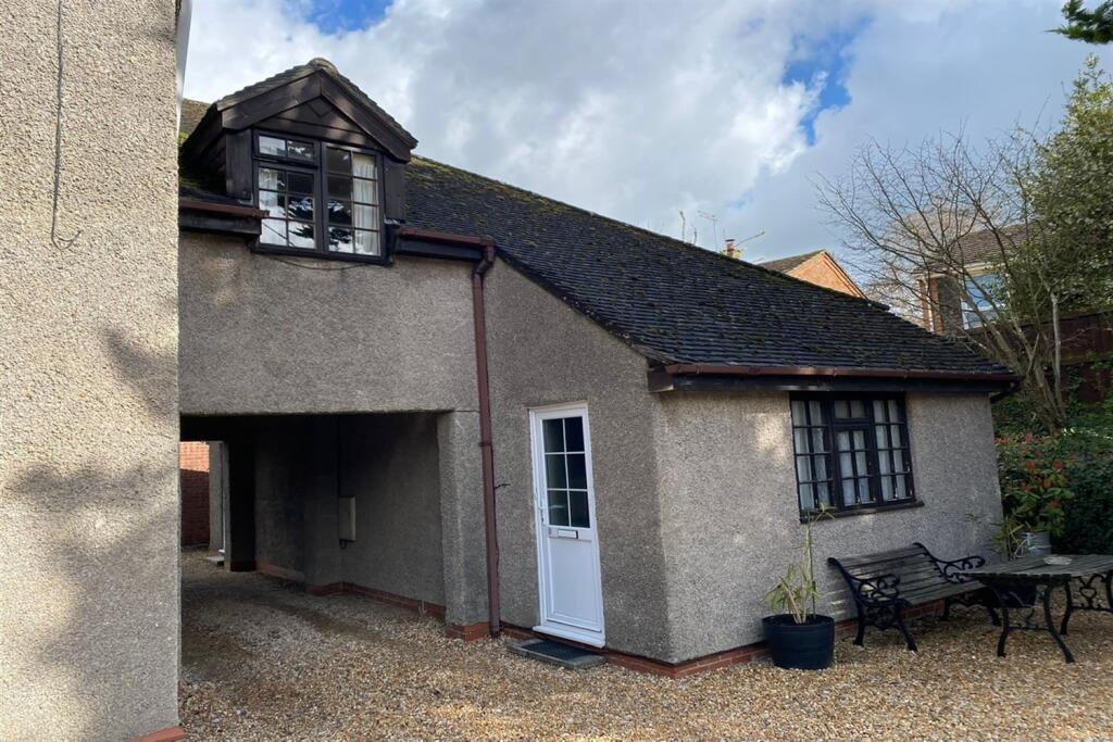 1 bed Mid Terraced House for rent in Devizes. From Henry Adams - Petersfield