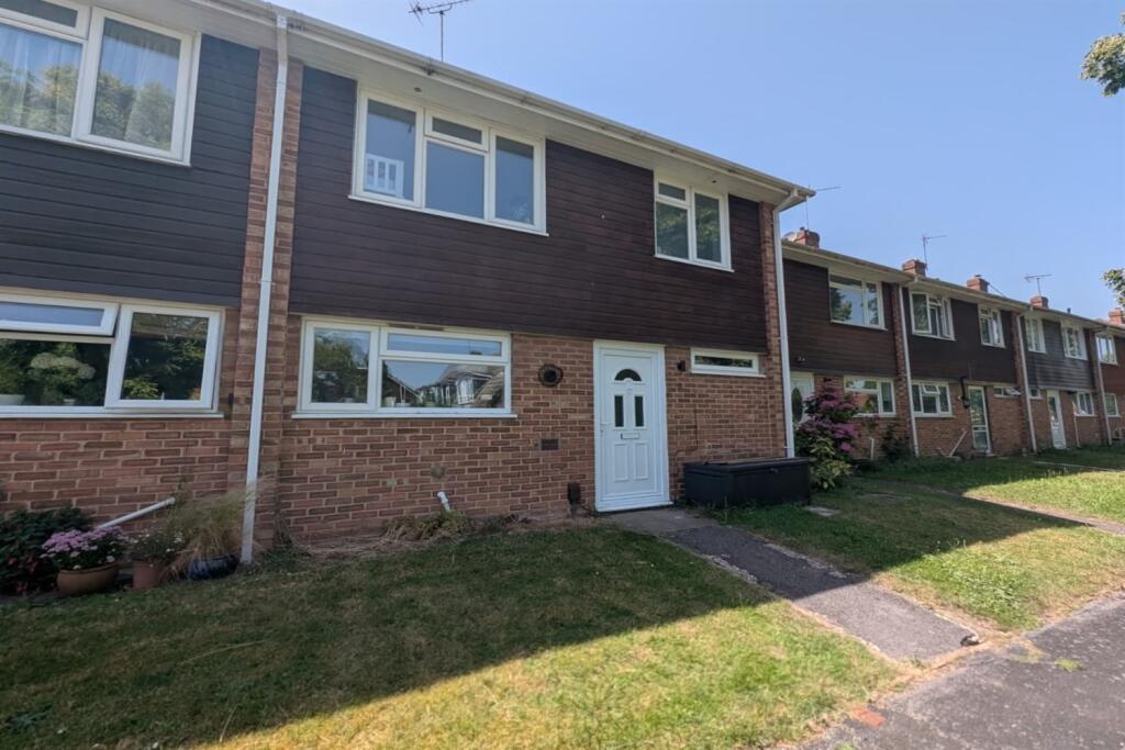 3 bed Mid Terraced House for rent in Harestock. From Henry Adams - Petersfield