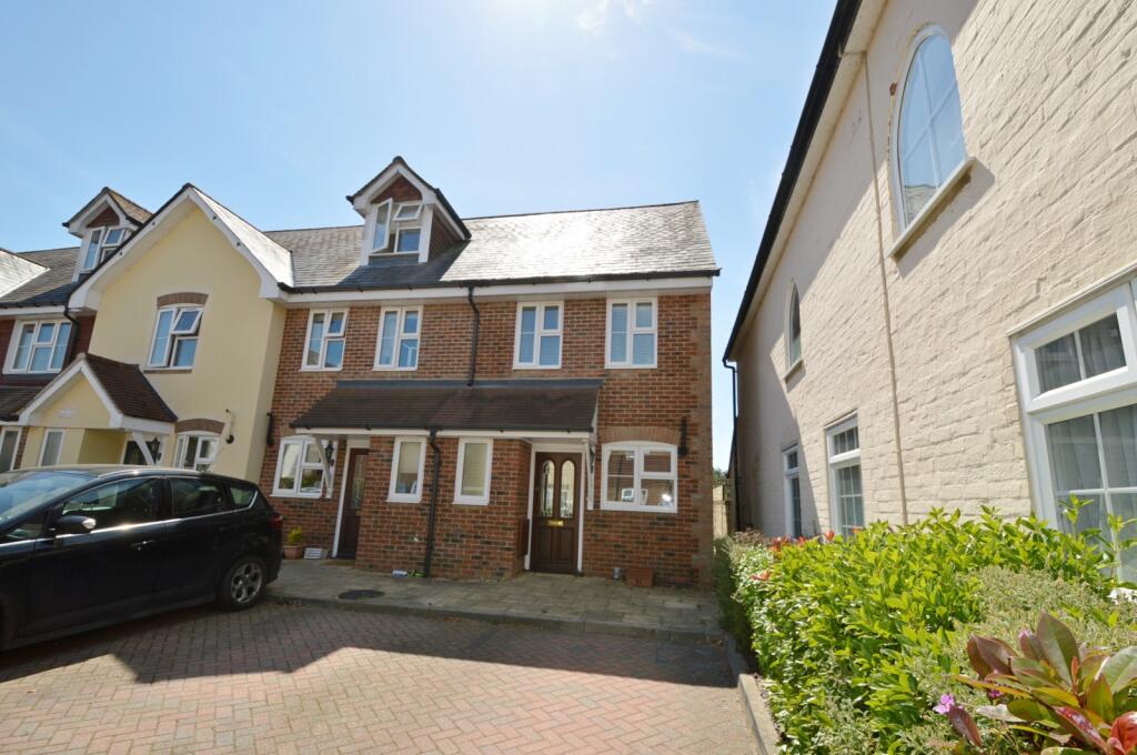 3 bed Detached for rent in Liss. From Henry Adams - Petersfield