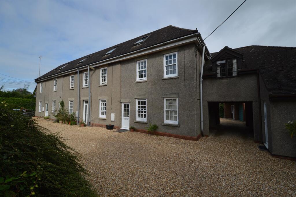 1 bed 1st Floor Flat for rent in Devizes. From Henry Adams - Petersfield