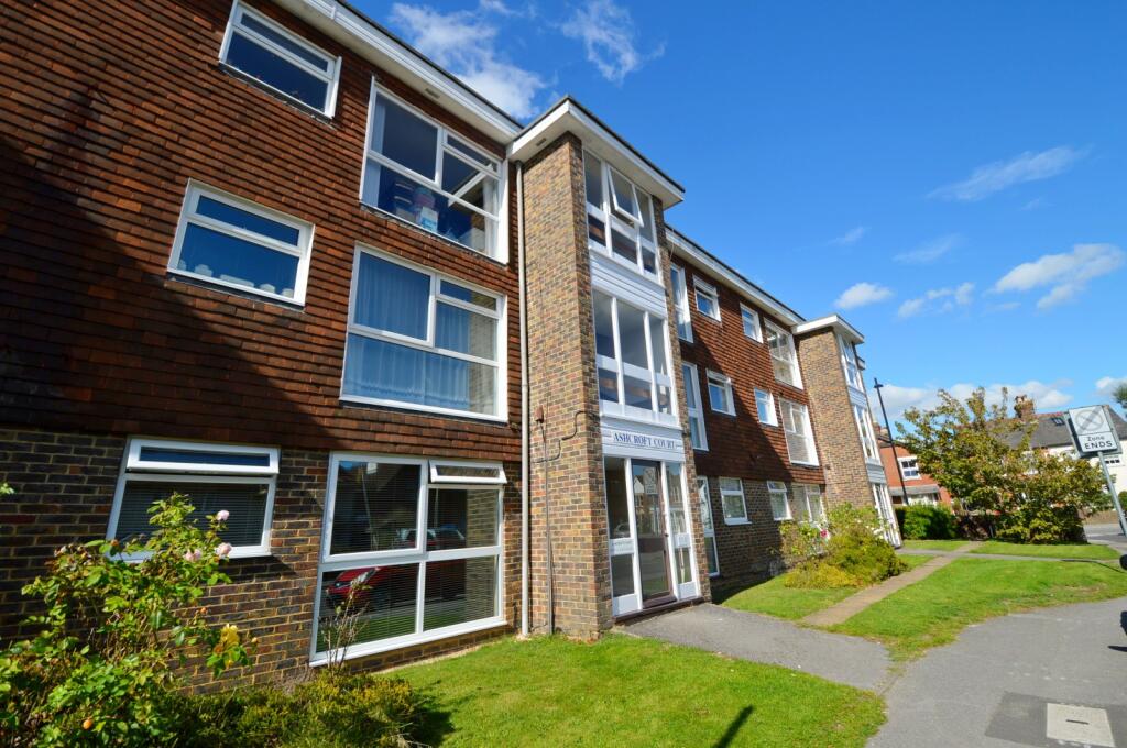 2 bed 1st Floor Flat for rent in Petersfield. From Henry Adams - Petersfield 2 bed 1st Floor Flat for rent in Petersfield. From Henry Adams - Petersfield