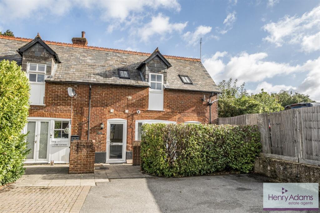 2 bed Mid Terraced House for rent in Liss. From Henry Adams - Petersfield