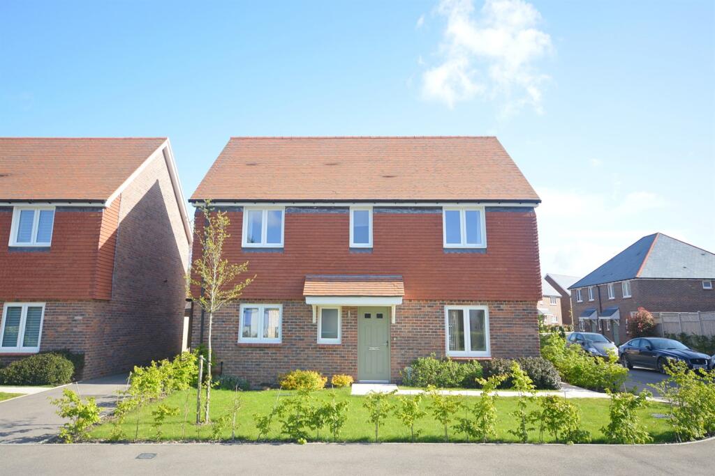 4 bed Detached for rent in Pulborough. From Henry Adams - Storrington