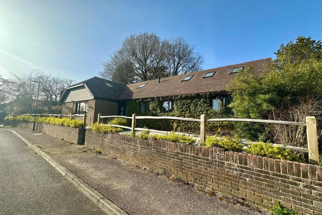 5 bed Detached bungalow for rent in West Chiltington Common. From Henry Adams - Storrington