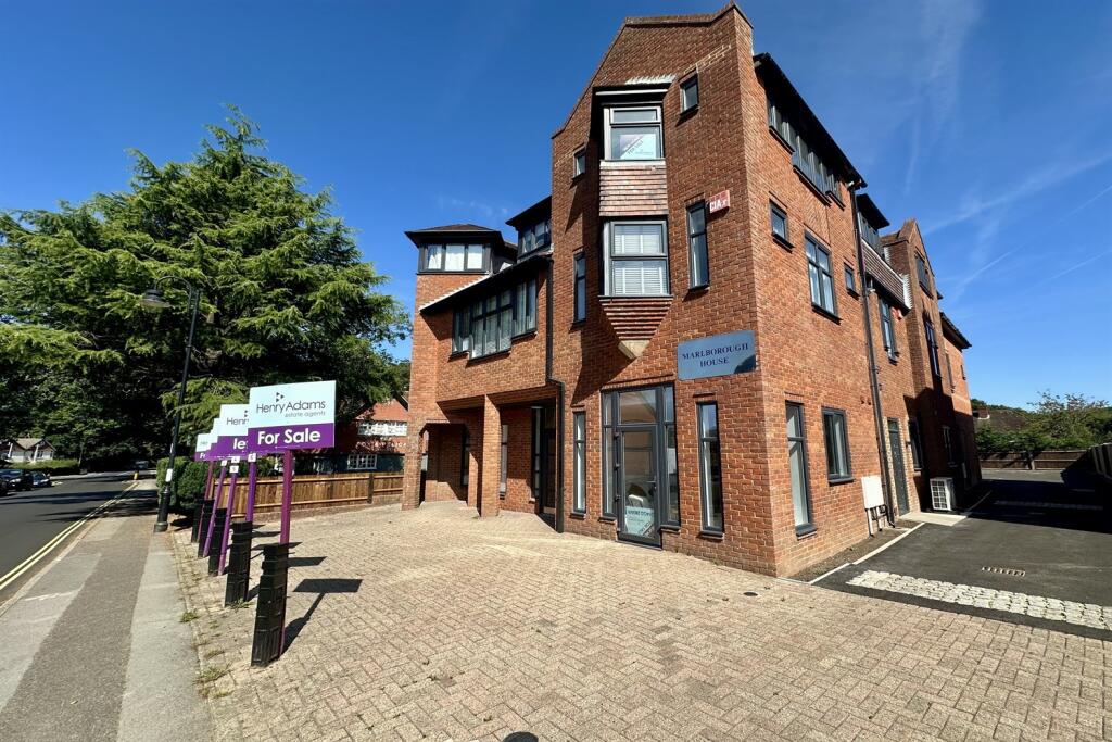 2 bed 1st Floor Flat for rent in Grayshott. From Henry Adams - Storrington