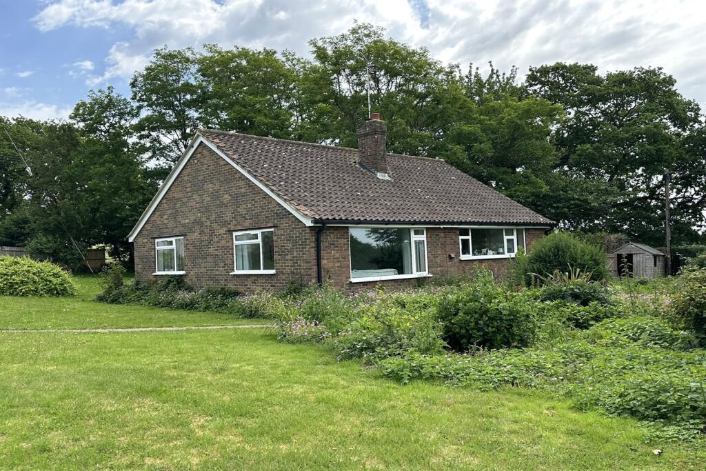 3 bed Detached bungalow for rent in Codmore Hill. From Henry Adams - Storrington 3 bed Detached bungalow for rent in Codmore Hill. From Henry Adams - Storrington