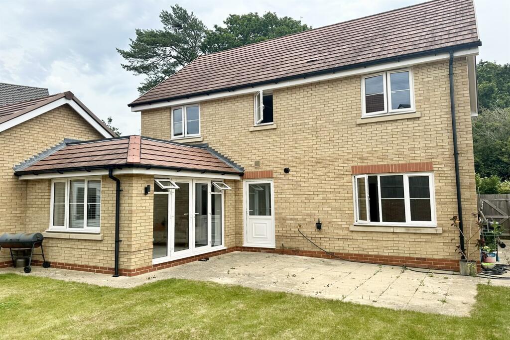 4 bed Detached for rent in Pulborough. From Henry Adams - Storrington