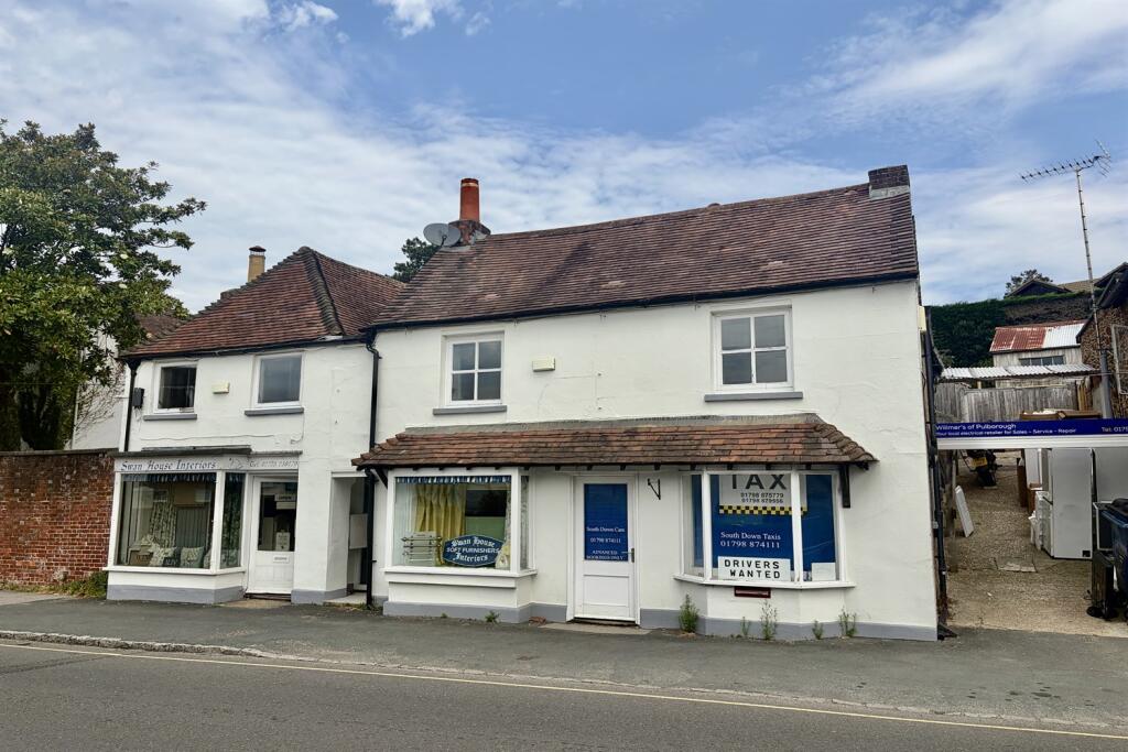3 bed 1st Floor Flat for rent in Pulborough. From Henry Adams - Storrington