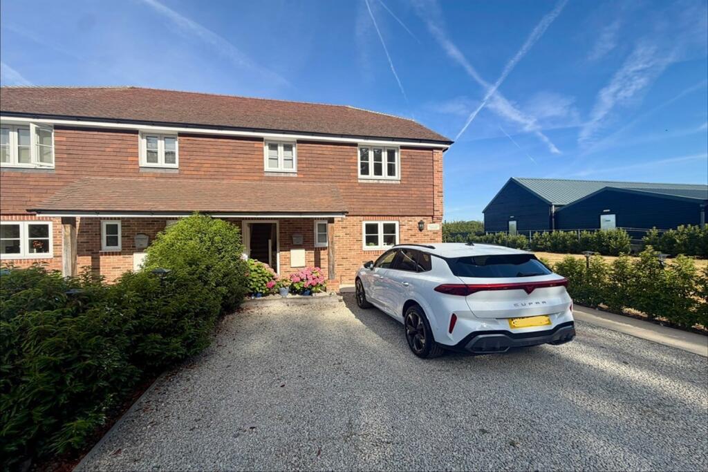 3 bed Semi Detached for rent in Billingshurst. From Henry Adams - Storrington