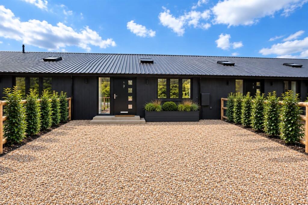 2 bed Mid Terraced House for rent in North Chailey. From Henry Adams - Storrington 2 bed Mid Terraced House for rent in North Chailey. From Henry Adams - Storrington
