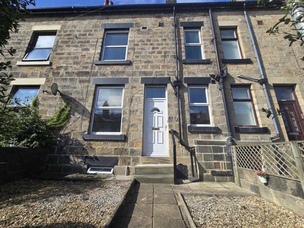 3 bed Mid Terraced House for rent in Leeds. From Cornerstone Estate Agents - Leeds